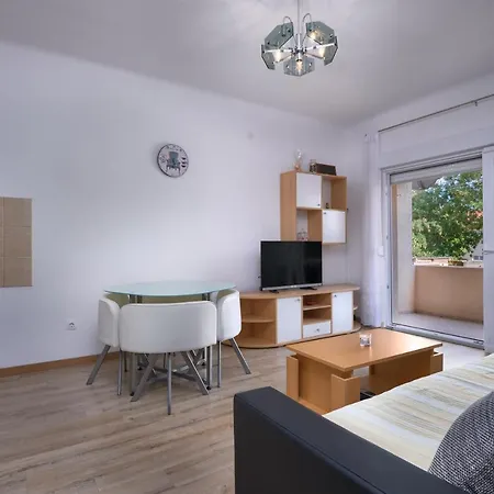 Apartament Mijo *
